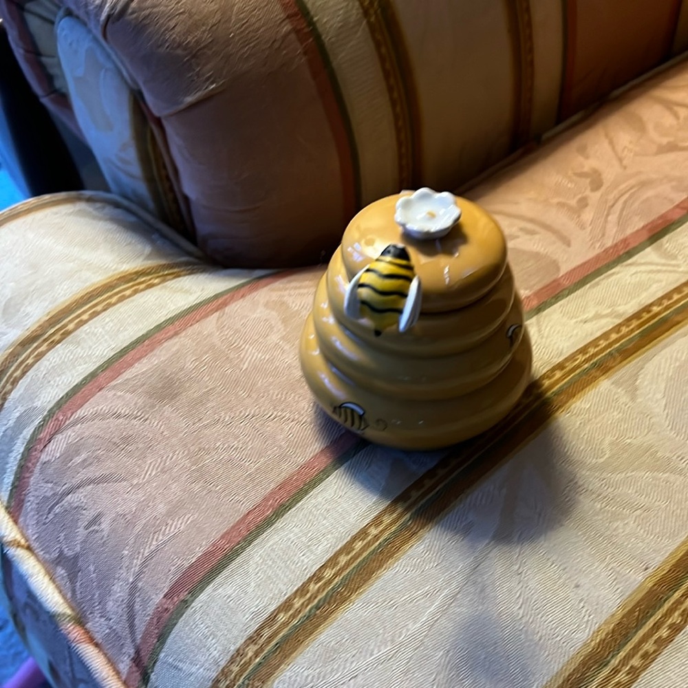 Honey jar adorable